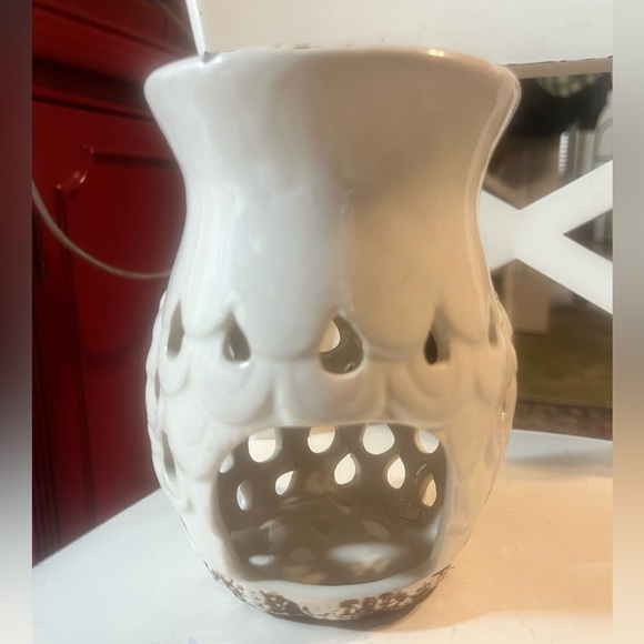 Porcelain White Owl Tea Light Wax Warmer - Picture 3 of 5